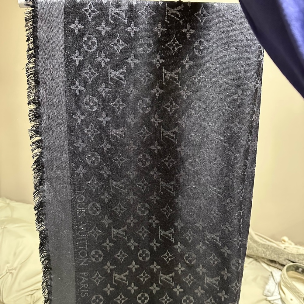 Louis Vuitton scarf